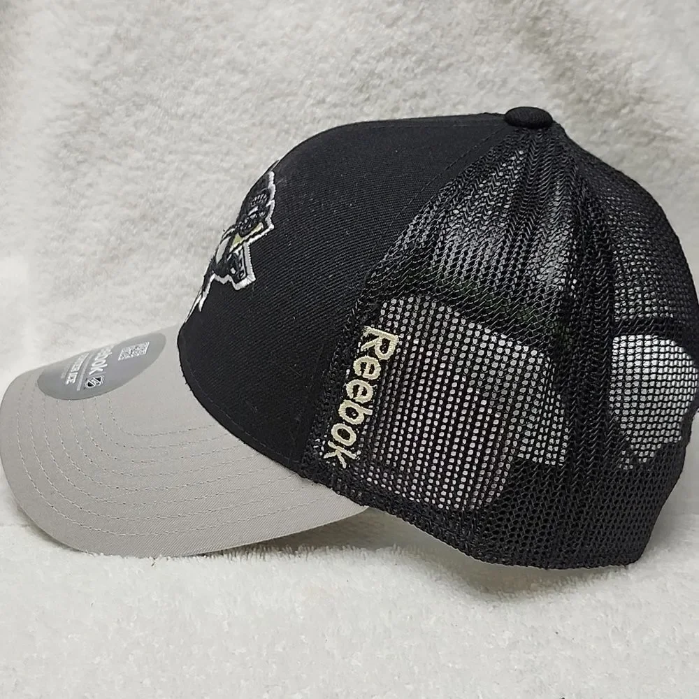 Reebok Pittsburgh Penguins Trucker Snapback Hat - New